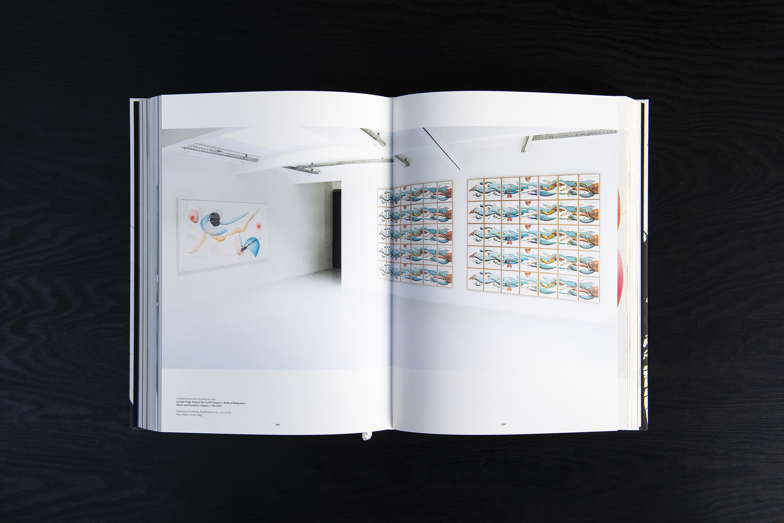 Jorinde Voigt – Shift, Catalog on the occasion of the exhibition Jorinde Voigt. A New Kind of Joy at Kunsthalle Nürnberg, Editor: Jorinde Voigt, Language: English, German, total pages: 544, Publishing: Verlag der Buchhandlung Walther König, ISBN 978-3-96098-146-6, Price: €60,00. inside 2