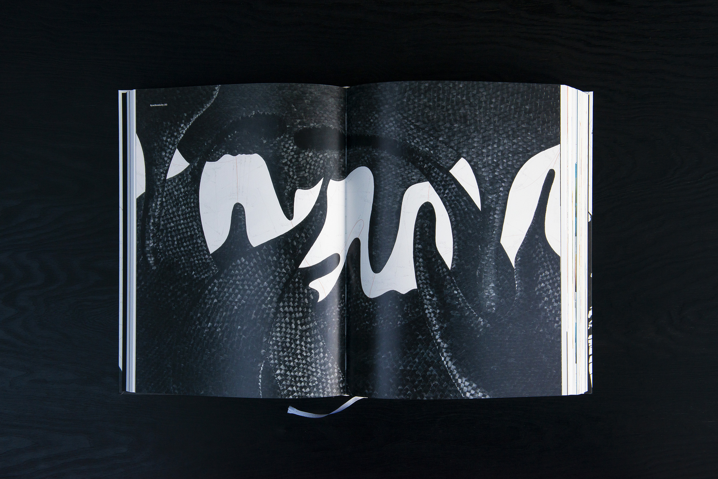 Jorinde Voigt – Shift, Catalog on the occasion of the exhibition Jorinde Voigt. A New Kind of Joy at Kunsthalle Nürnberg, Editor: Jorinde Voigt, Language: English, German, total pages: 544, Publishing: Verlag der Buchhandlung Walther König, ISBN 978-3-96098-146-6, Price: €60,00. inside 5